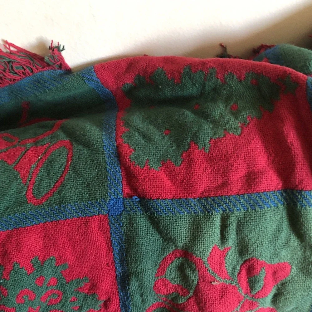 Holiday Throw Blanket - Red & Green Festive Pattern